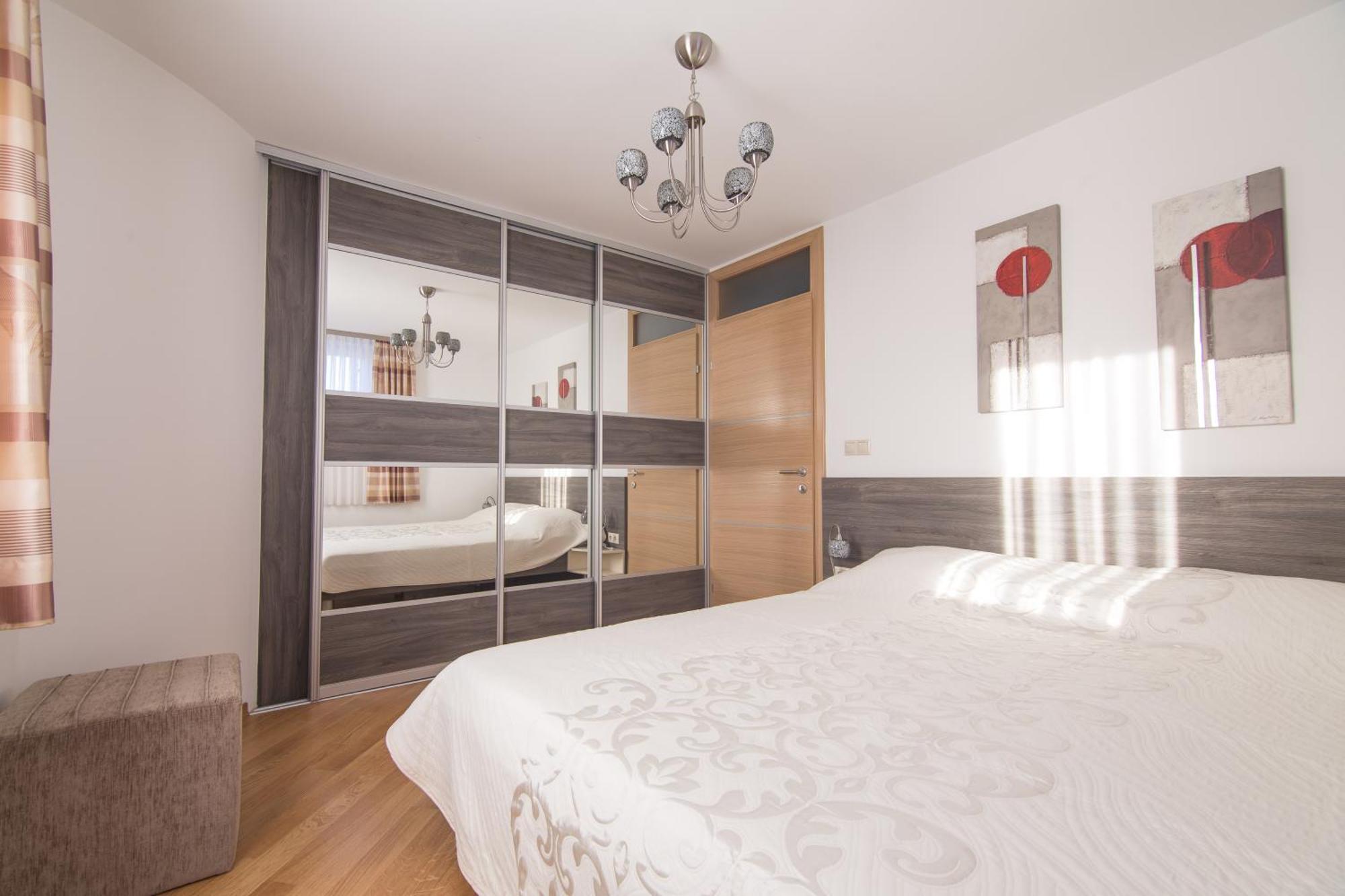 Apartments Villa Novak 1 Donji Okrug  Room photo